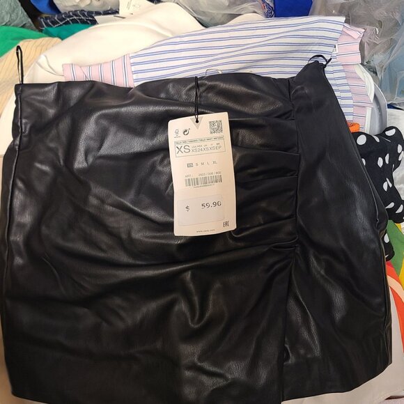 Zara Pants - ZARA WOMEN MINI SHORT SIZE XS ZARA 2923/006/800